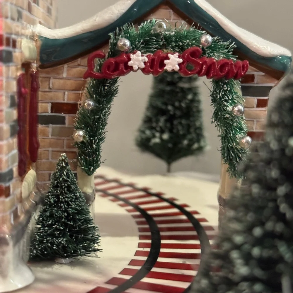 Department 56 Santa's Wonderland House Snow Village Christmas Lane 55359 in Box